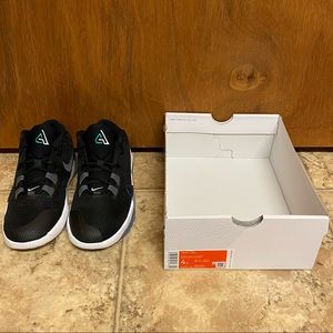 Nike Boys’ Freak 1 Basketball Shoes